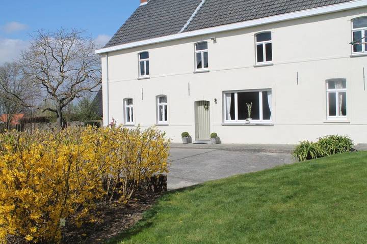 Location de vacances pour 6 personnes, avec jardin et terrasse à Zwalm