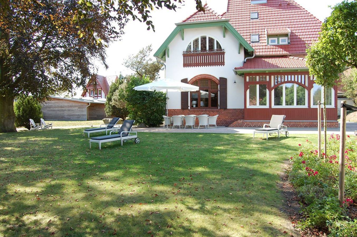 "Villa Boddenwacht" - Jugendstilvilla für 2-8 Personen (Preisangebot einholen) in Althagen, Ahrenshoop