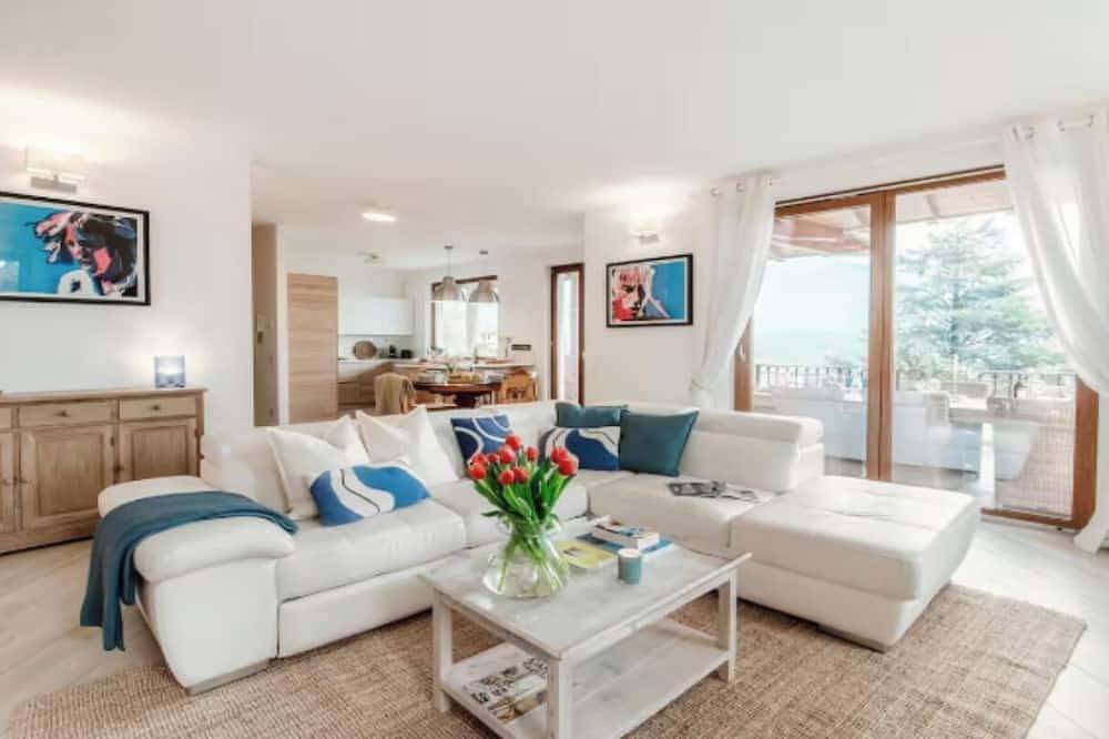 Luxurious Villa in Menaggio with Panoramic Lake Views in Menaggio, Commune de Menaggio