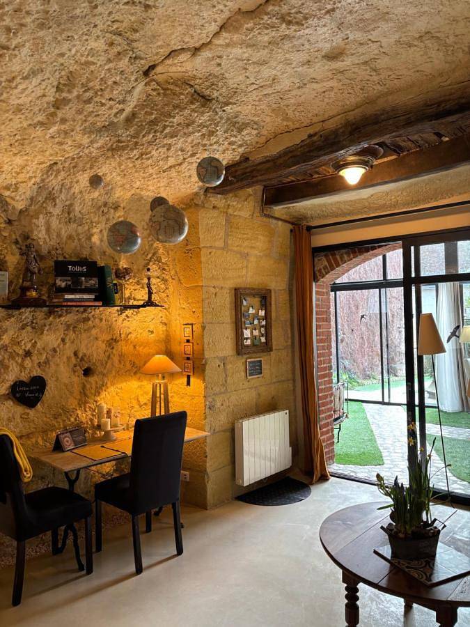 Gîte pour 2 personnes, avec vue et jardin à Rochecorbon