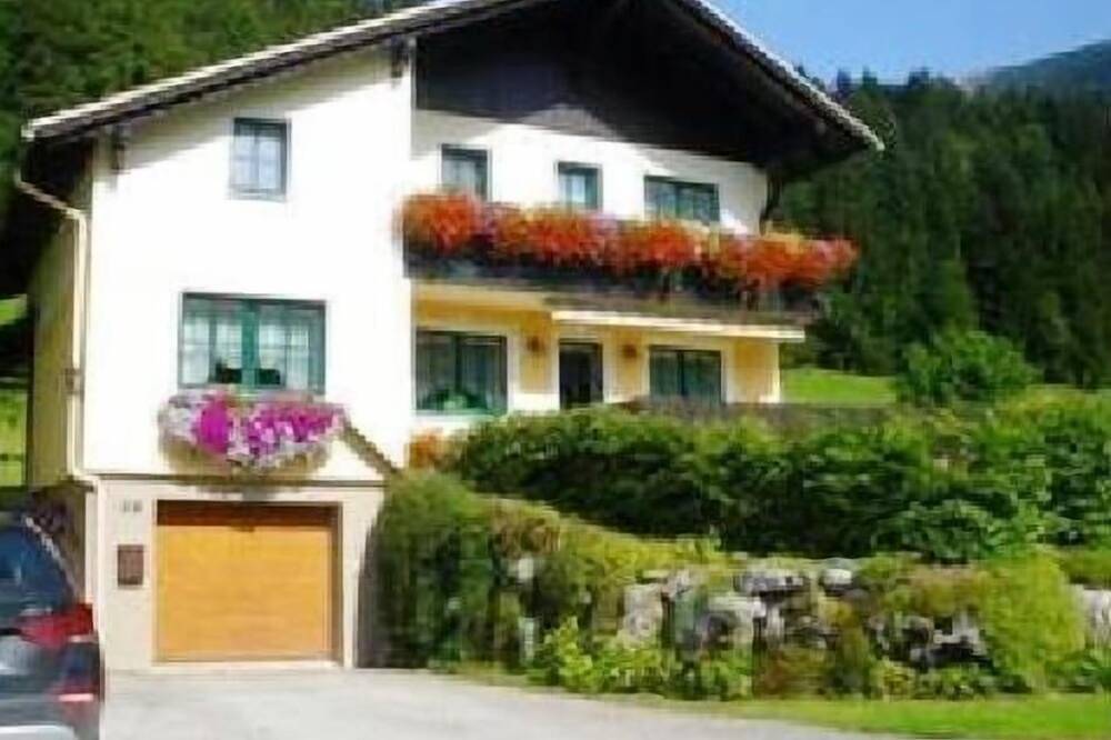 Ganze Wohnung, Ferienwohnung mit Balkon für bis zu 4 Personen in Lackenhof, Gaming