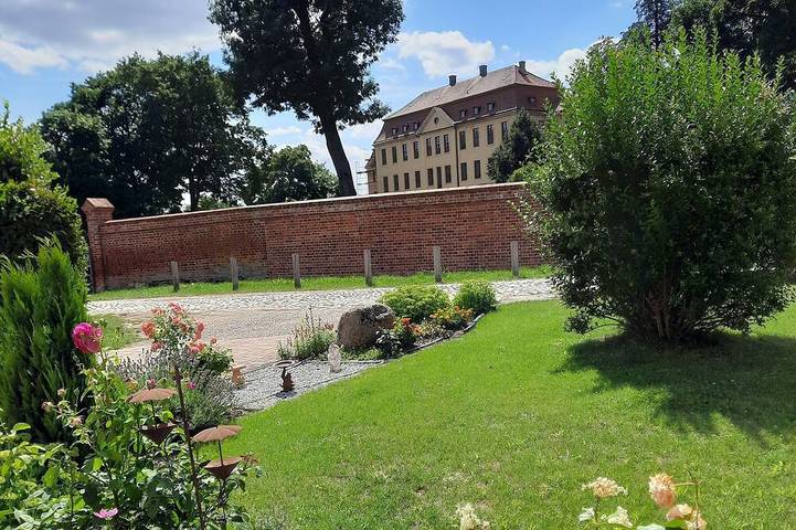 Ferienwohnung für 5 Personen, mit Balkon und Garten sowie Pool und Sauna in Stavenhagen