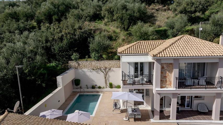 Villa for 4 people, with terrace and garden in Tsilivi