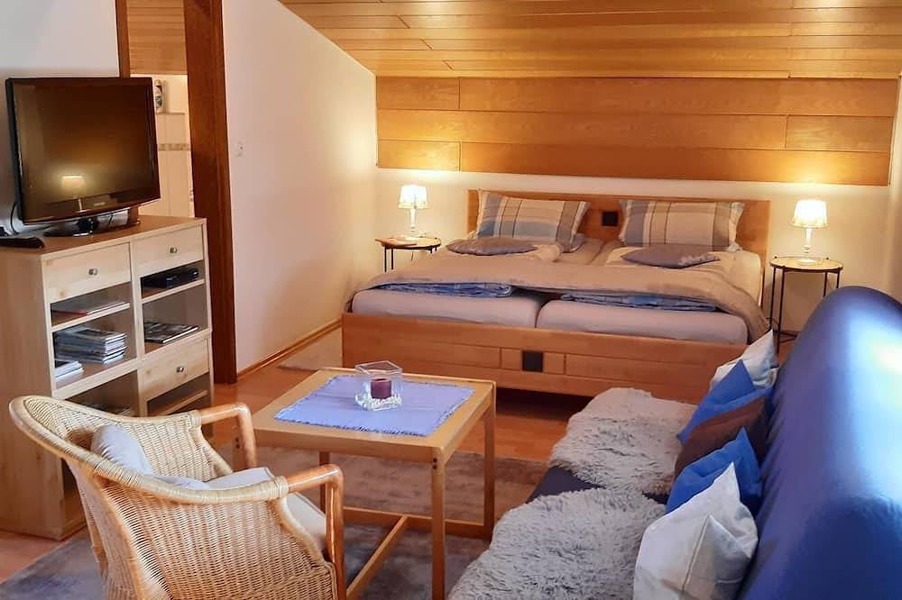 Ganze Wohnung, Fewo mit Balkon | 56qm große, gemütliche Nichtraucher-Fewo im 1.Og in Tittling, Ostbayern
