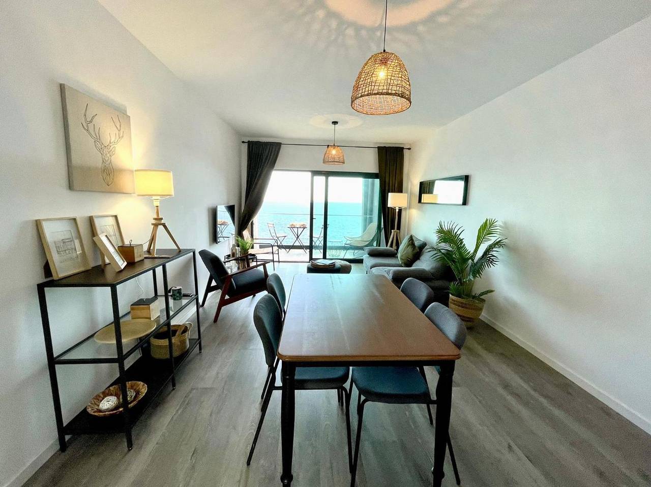 Ganze Wohnung, Ferienwohnung 'Ocean Cliff' mit Meerblick, Balkon und Wi-Fi in Gaula, Madeira