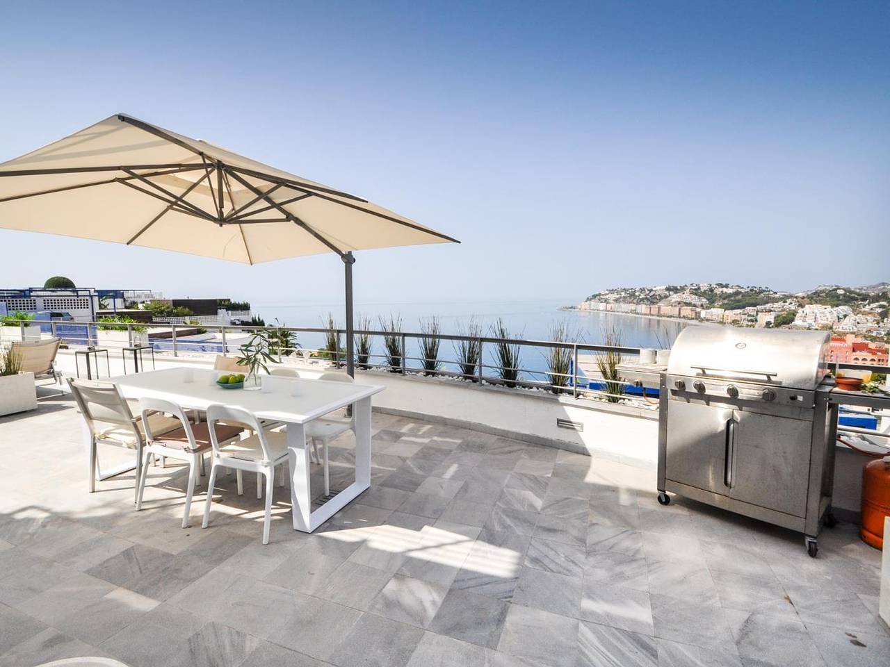 Magnifiquevilla à louer avec piscine privée in Curumbico, Almuñecar