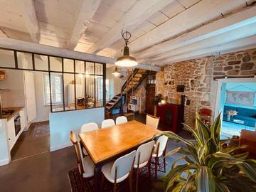 Gîte pour 6 personnes, avec piscine et jardin, animaux acceptés à Aubusson
