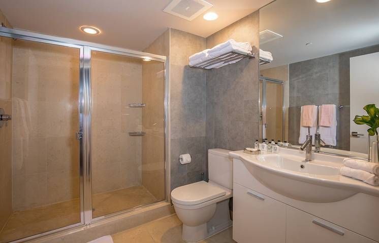 Ferienwohnung für 4 Personen, mit Sauna und Balkon sowie Pool und Whirlpool, mit Haustier in Miami