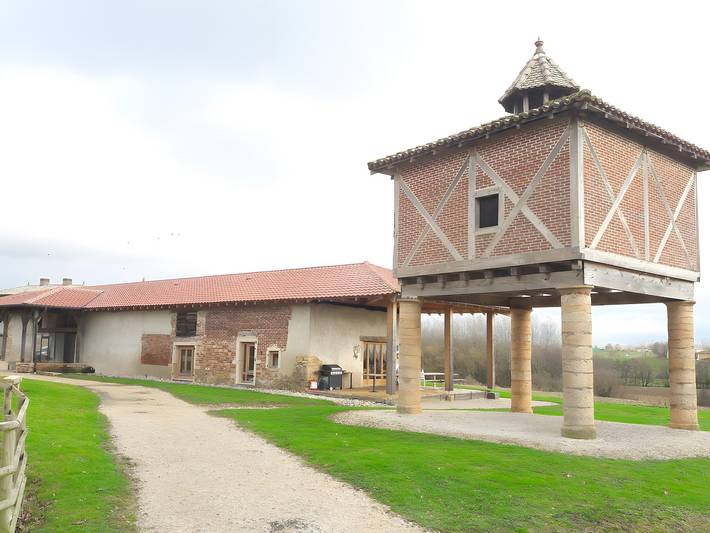 Location de vacances pour 25 personnes, avec jardin dans Saint-André-d'Huiriat