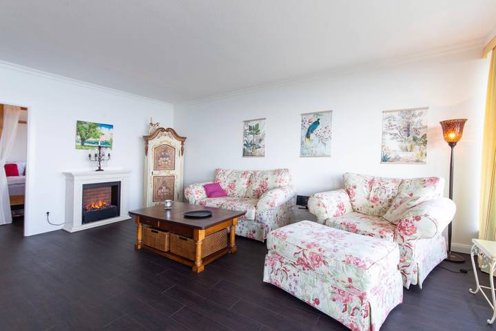 Ferienwohnung für 4 Personen, mit Meerblick und Balkon sowie Sauna, kinderfreundlich in Timmendorfer Strand - 2