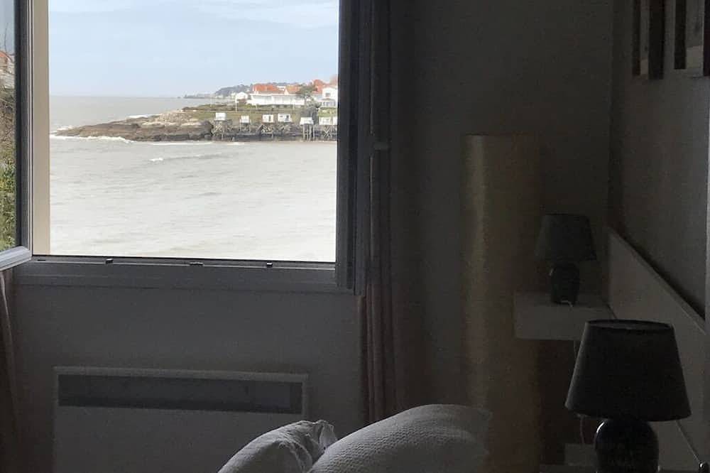 Devant La Mer Et La Plage De Royan Pontaillac , 4 Chambres 2 à 8 Personnes in Pontaillac, Royan