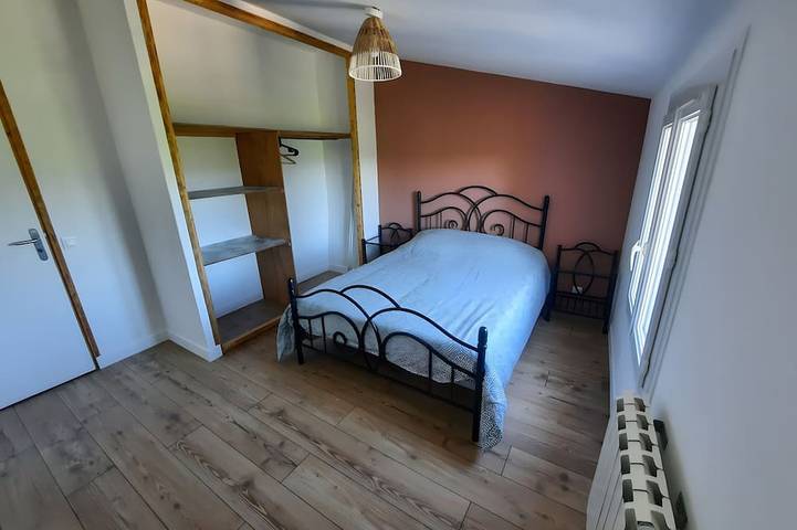 Location de vacances pour 6 personnes, avec jardin et piscine à Dauphin (homonymie) - 2