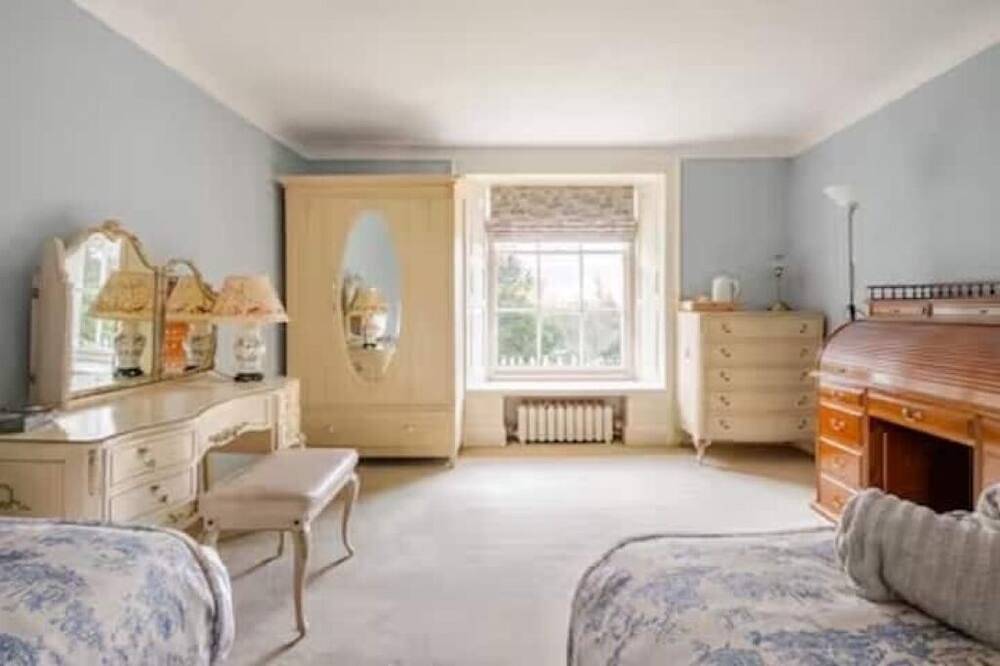 The Garden Room 40 mins Edinburgh, 10 mins Loch Leven, 25 mins Sterling Castle in Perthshire