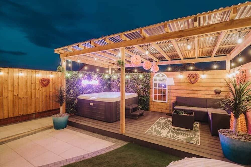 Cosy Hot Tub Getaway Bungalow in Armagh, Contea di Armagh