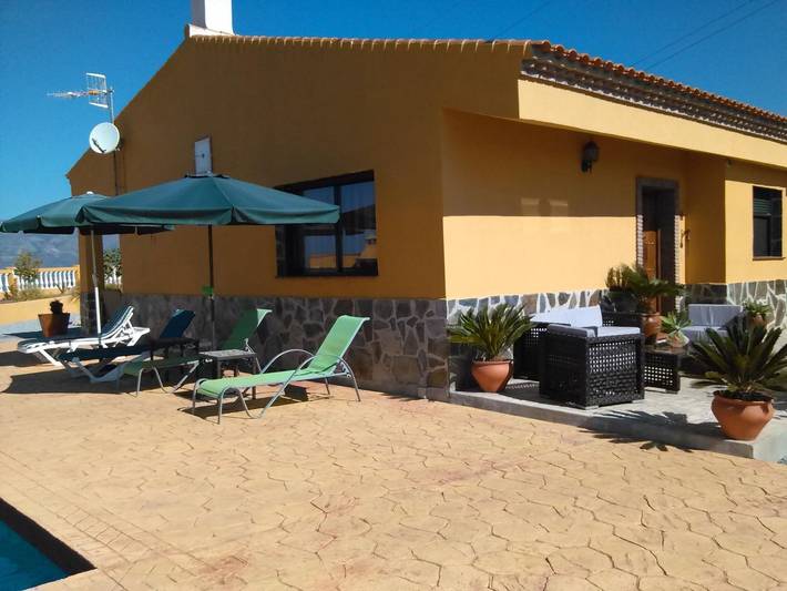 Casa rural para 6 personas, con jardín además de balcón y piscina en Ítrabo - 4