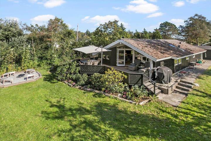 Ferieudlejning for 6 personer, med terrasse og sauna i Stillinge Strand
