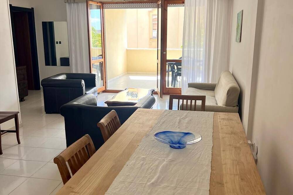 Entire apartment, Savoy 13 - Spacious apartment near the center ideal for families and groups in Monte Rosello, Sassari