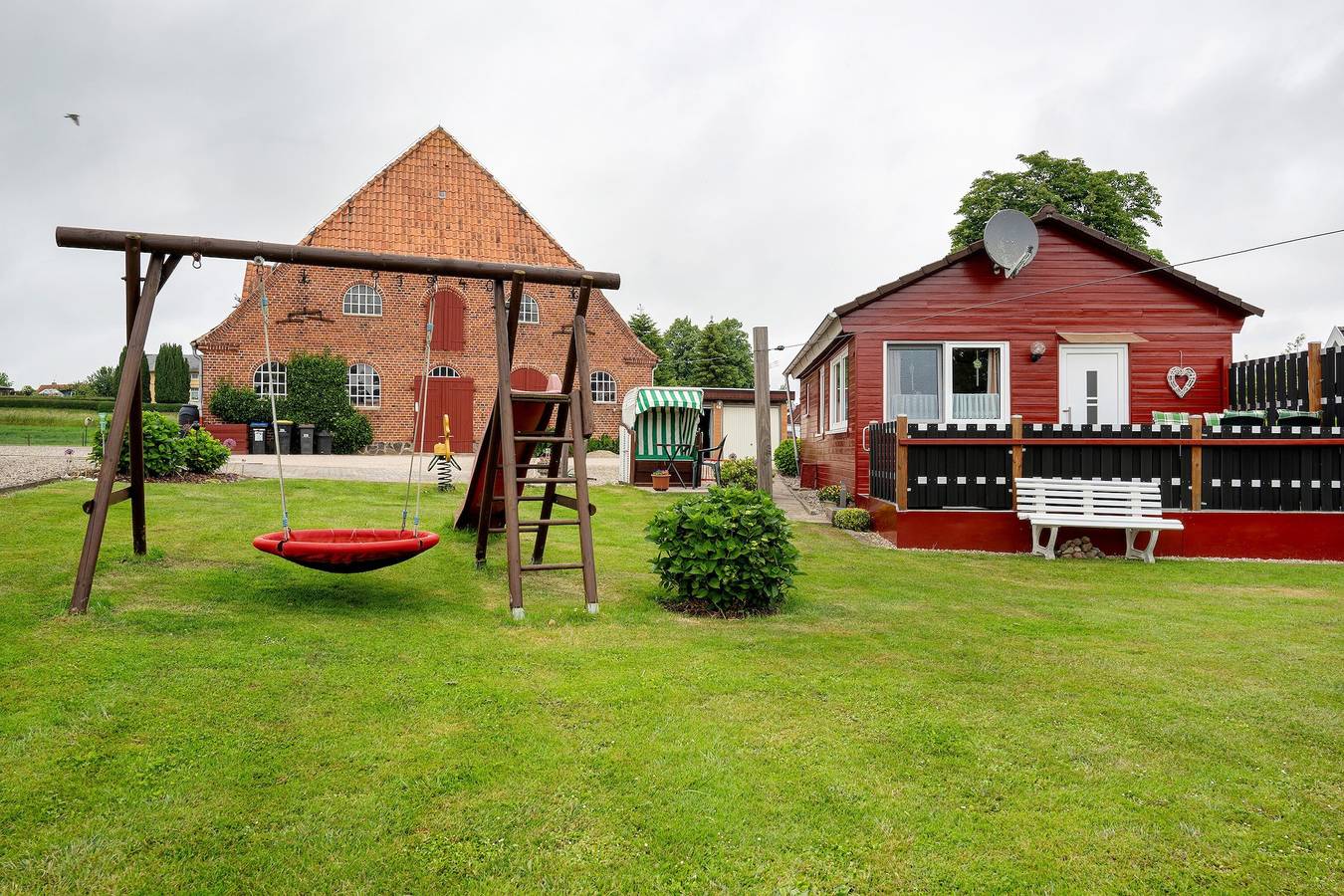 Ganze Wohnung, Ferienwohnung Landhaus Loose" mit privater Terrasse, privatem Garten und Wlan in Bliesdorf, Schashagen