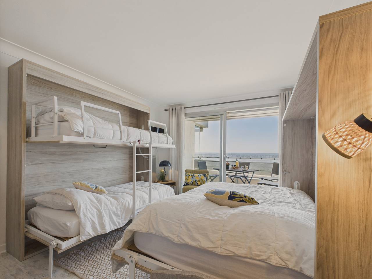 Studio entier, Vue mer, joli studio pour 4 à 40m de la plage  in Les Sables-d'Olonne, Vendée