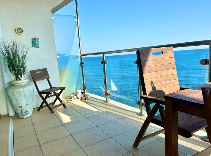 Holiday home for 4 people, with balcony and ocean view, child-friendly in Westward Ho