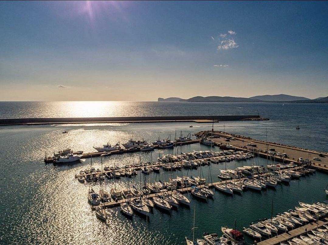 Geheel appartement, Charming Rina Sea Studio Apartment - Central Air-Con & Wifi sleeps 2 persons in Lido San Giovanni, Alghero