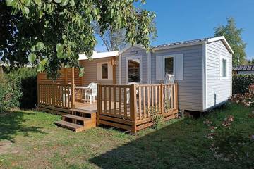 Mobil home pour 6 personnes, avec piscine à Trogues