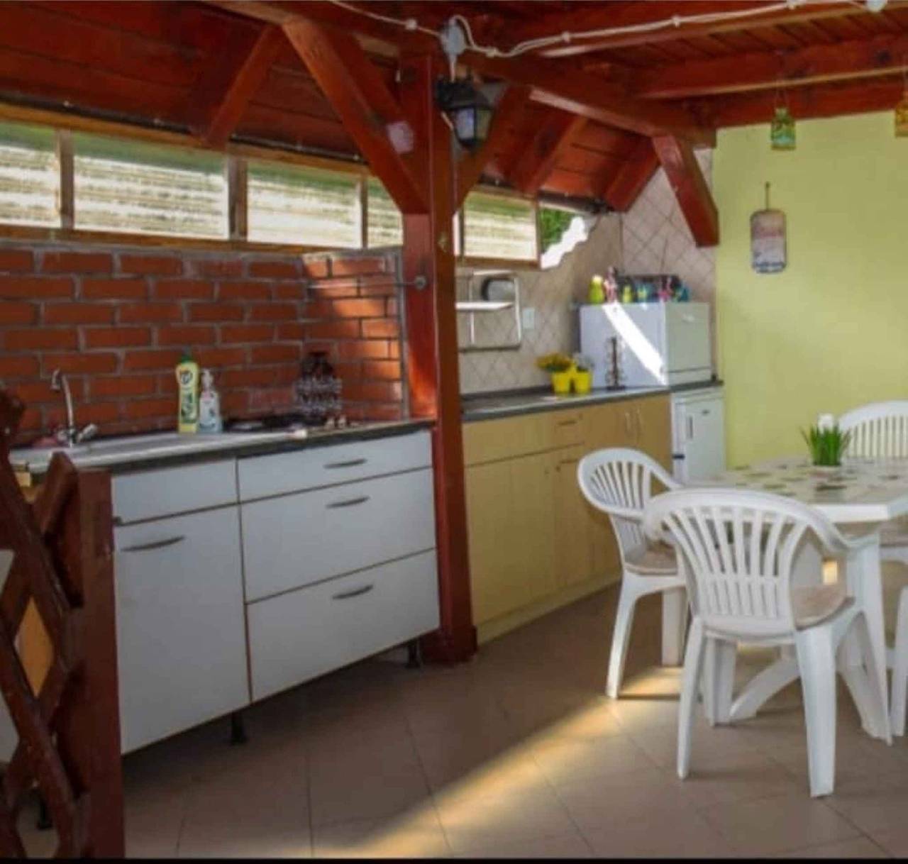 Ferienhaus mit Klimaanlage und Gartenpavillon  in Balatonkeresztur, Plattensee Südufer