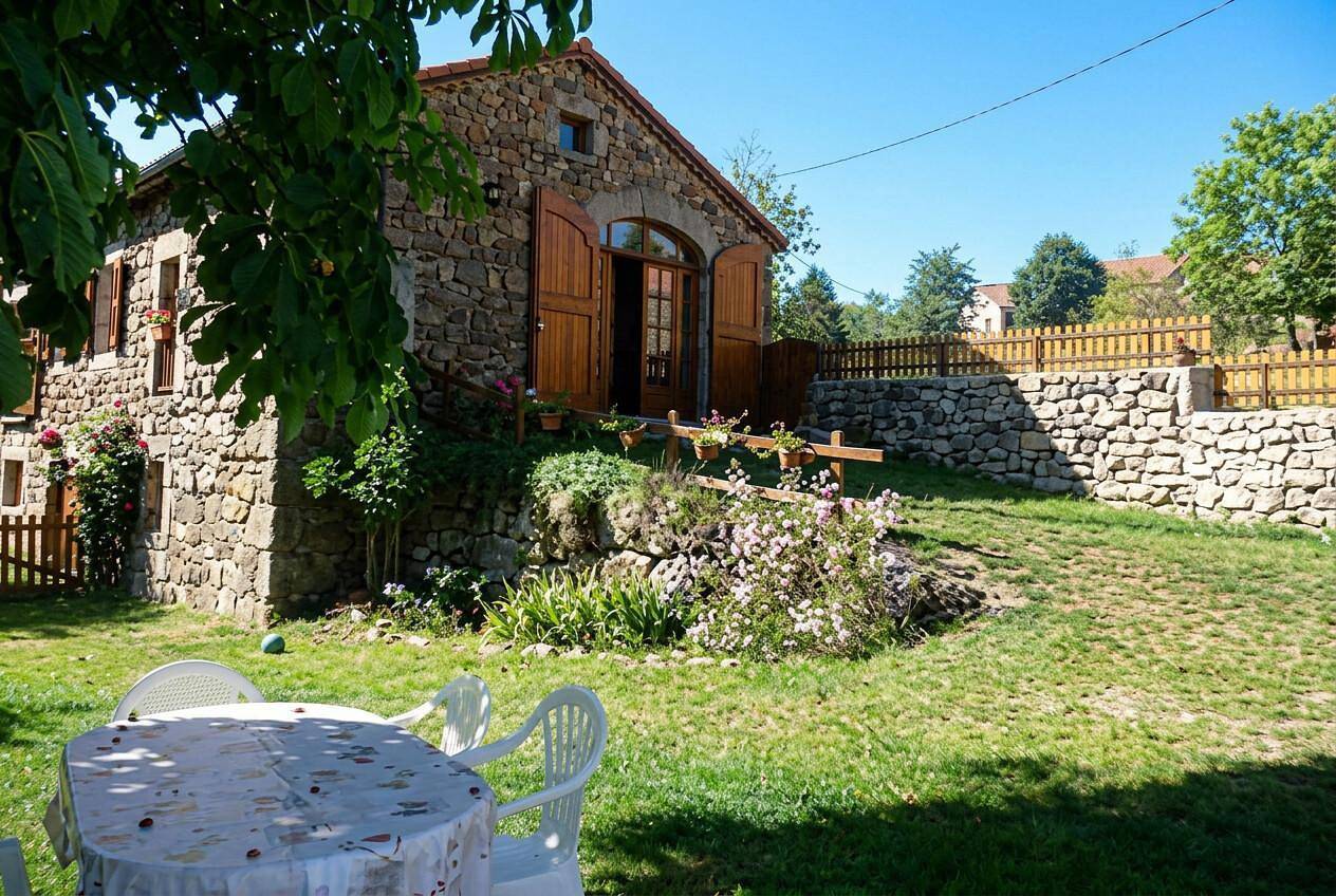 La Grange de Chams in Bel-Air-Val-d'Ance, Région de Mende