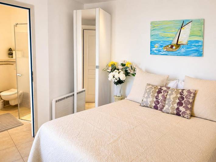 Gîte pour 2 personnes, avec Balcon et Terrasse ainsi que Jardin et Piscine à Barbières - 4