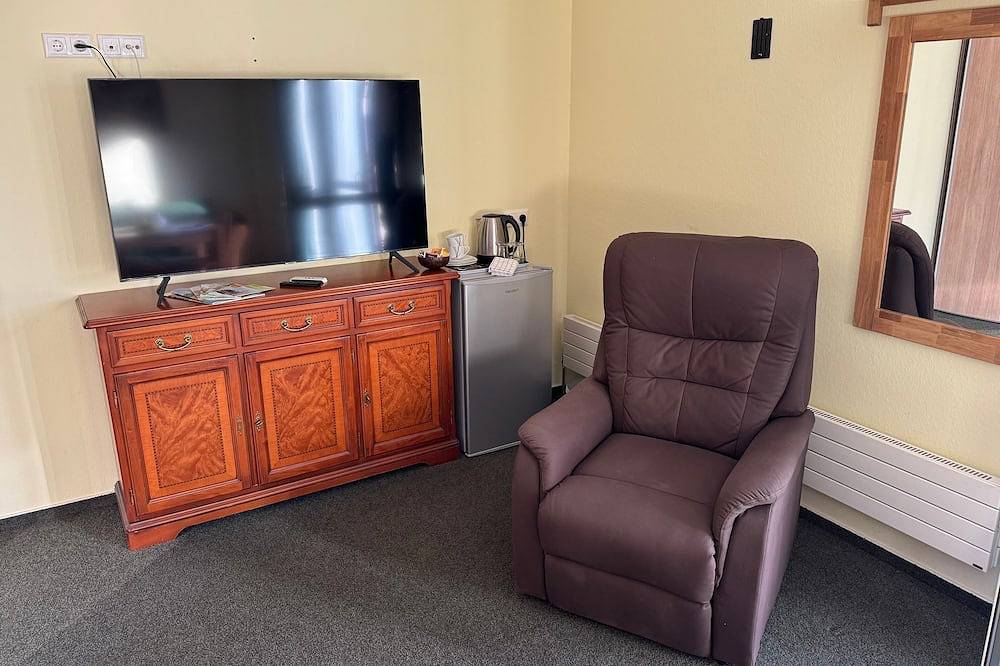Double room 4 - Bed & Breakfast am Waldgürtel in Forst (Lausitz), Lausitz