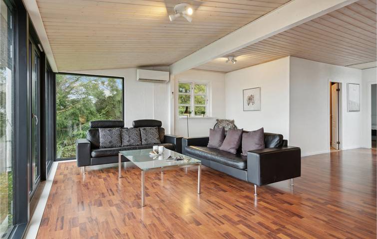 Ferienhaus für 8 Personen mit Terrasse in Strøby, Stevns und Umgebung