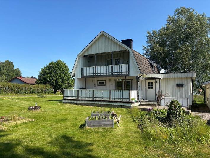 Villa Havsörn – Holiday Home with Sauna near Lake Kalvsjön in Västergötland