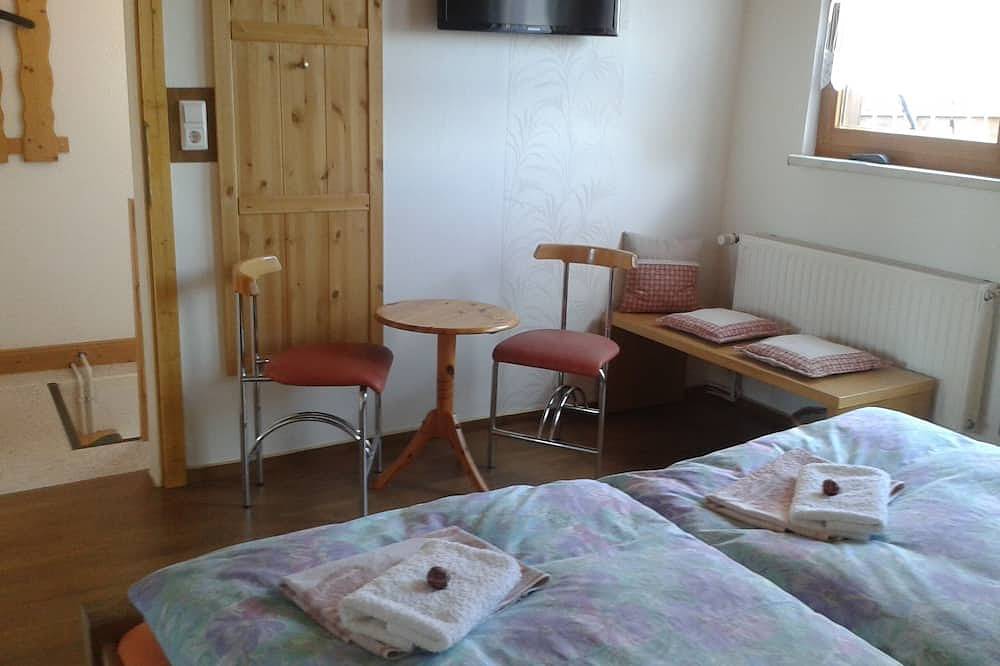 Ganze Wohnung, \"Klein aber fein\" Apartment mit Balkonzimmer - ruhige Lage für 2 - 4 Personen in Schwarzenberg (Erzgebirge), Erzgebirge