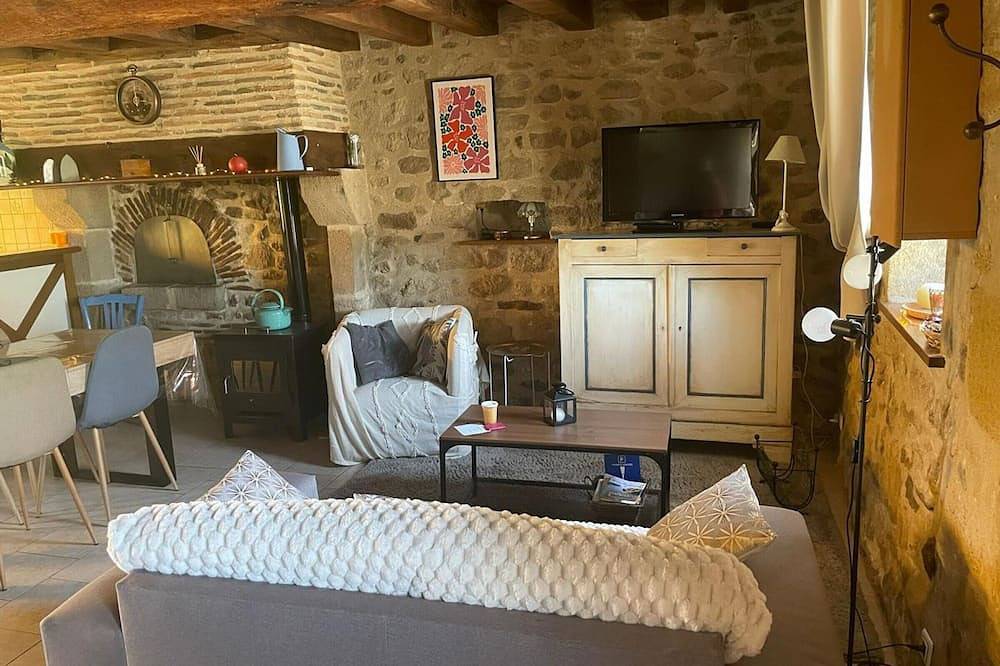 Acogedora cabaña, mascotas Ok - 4 pers. in Bourbon-l'Archambault, Allier (desambiguación)