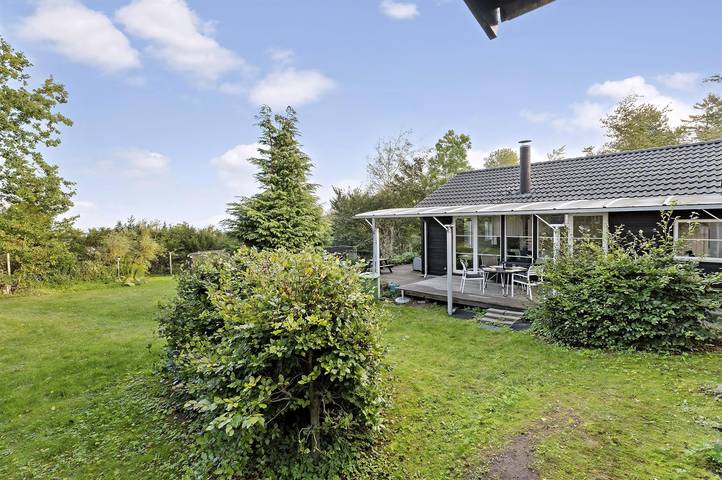 Ferieudlejning for 6 personer, med terrasse og have, husdyr tilladt i Fårevejle