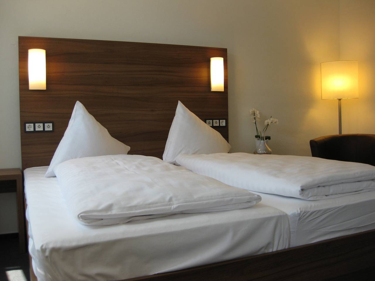 Ganze Ferienwohnung, Hotel garni Anger 5 - Doppelzimmer barrierefrei in Bad Frankenhausen, Region Kyffhäuser