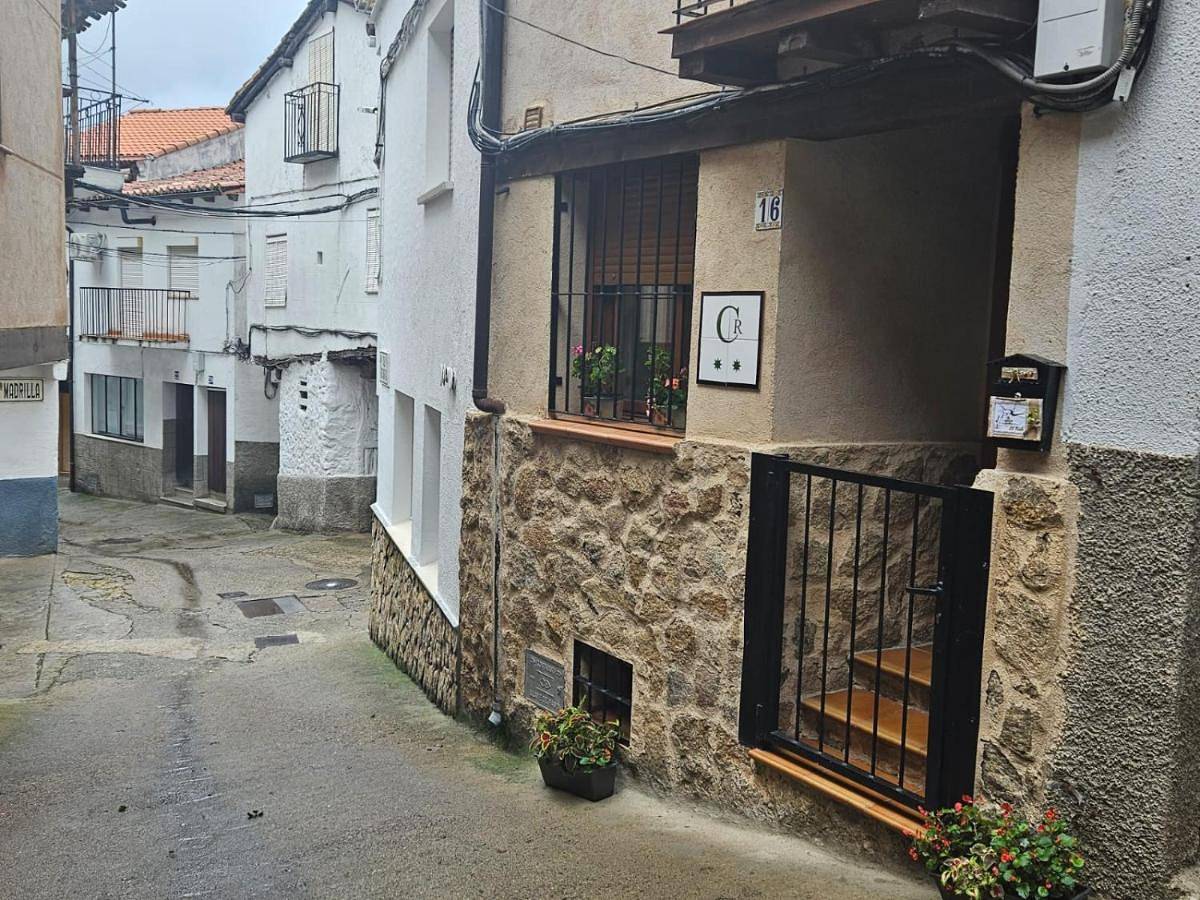 Two-Bedroom House in Casas del Castañar, Valle del Jerte