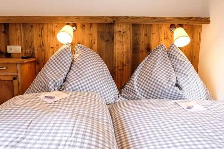 Ganze Wohnung, Exklusives Apartment im Landhaus-Flair mit freistehender Badewanne und Ausblick auf die Bergwelt in Lunz am See, Mostviertel