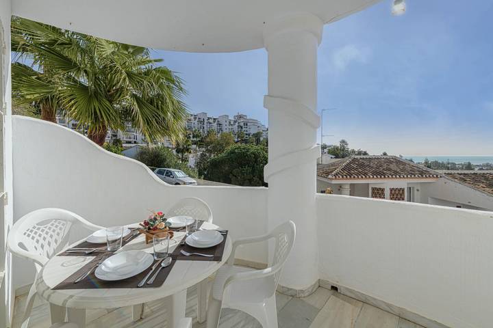 Appartement voor 4 personen, met terras en zwembad in Urbanizacion Calahonda