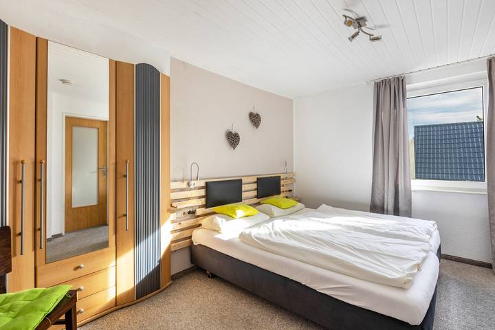 Room '5_Double Room No. 5' with Wi-Fi in Neuenrade, Märkischer Kreis