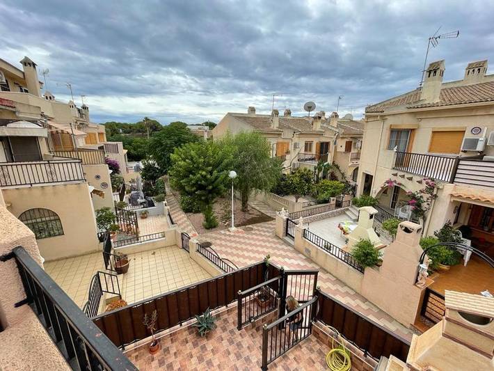 Location de vacances pour 4 personnes, avec terrasse et bassin pour enfant ainsi que sauna et vue dans La Marina - 2