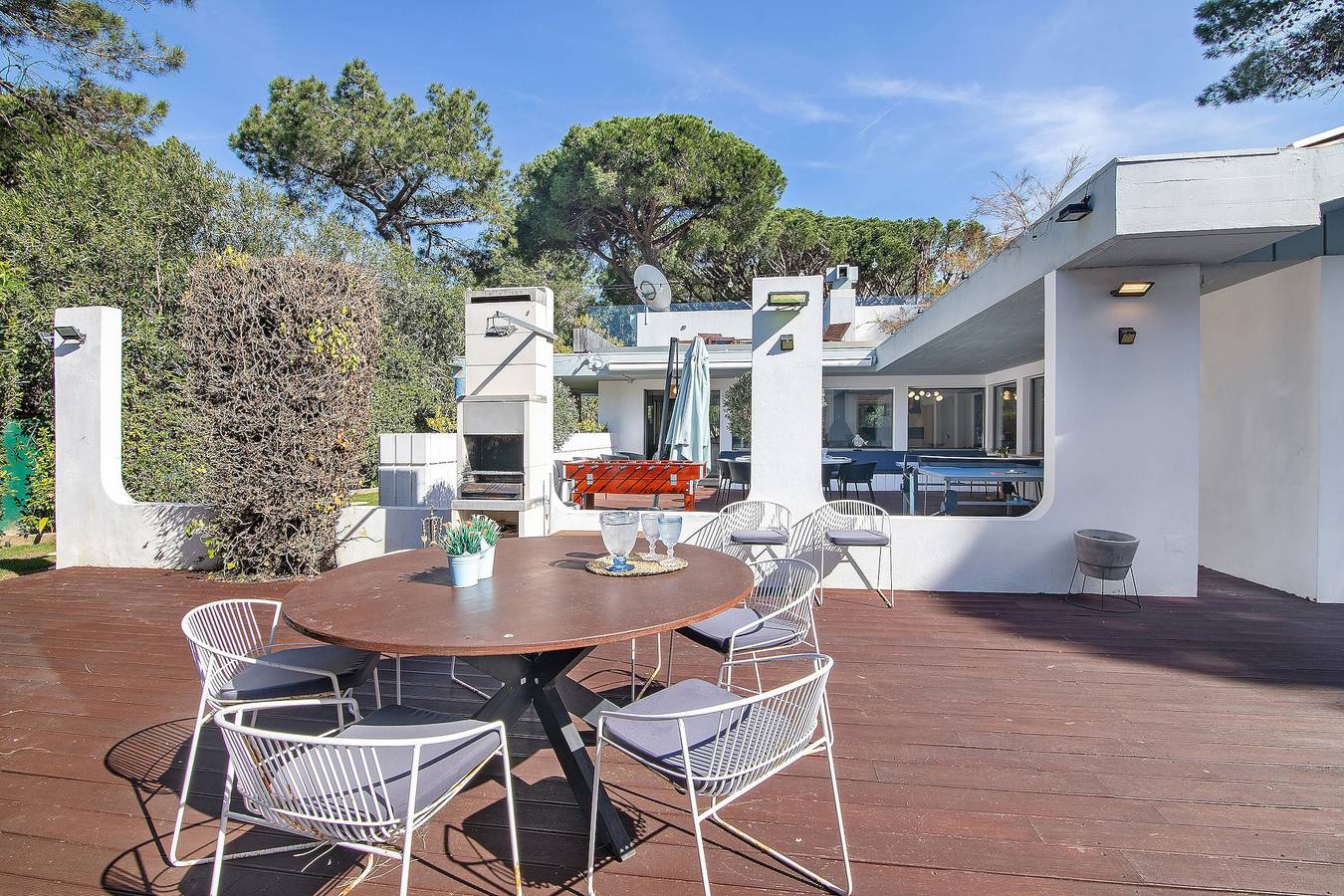 Villa 'Bento Box Family Hub Fitness' with Sea View, Wi-Fi and Air Conditioning in Quarteira, Faro District