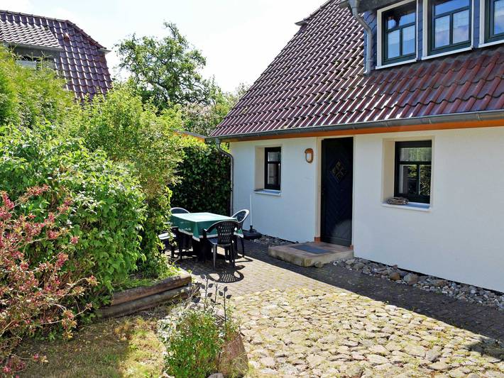 Ferienwohnung für 2 Personen, mit Terrasse und Garten, kinderfreundlich in Putbus - 3