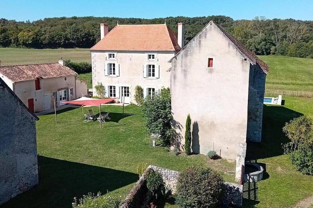 Le Tout à la Fois de Saint-maixent Le Petit in Haims, Vienne