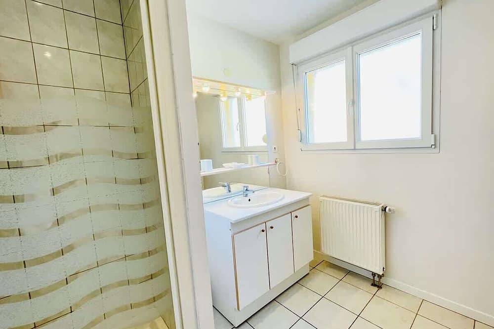 Entire apartment, Athos in La Vôge-les-Bains, Épinal region