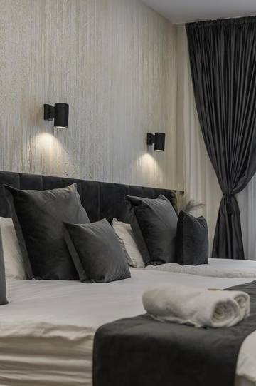 Gîte pour 9 personnes, avec jacuzzi et jardin dans Cluj-Napoca