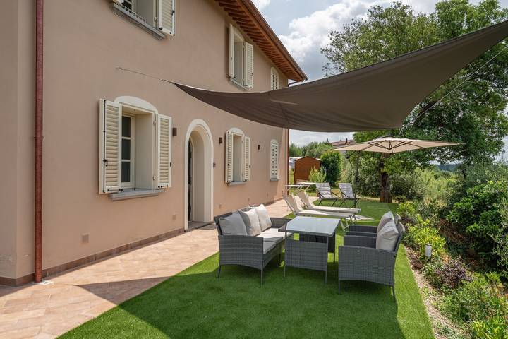 Holiday Home 'Oasi al Sole' with Mountain View, Private Garden and Wi-Fi in Santa Maria a Monte, Pisa provins
