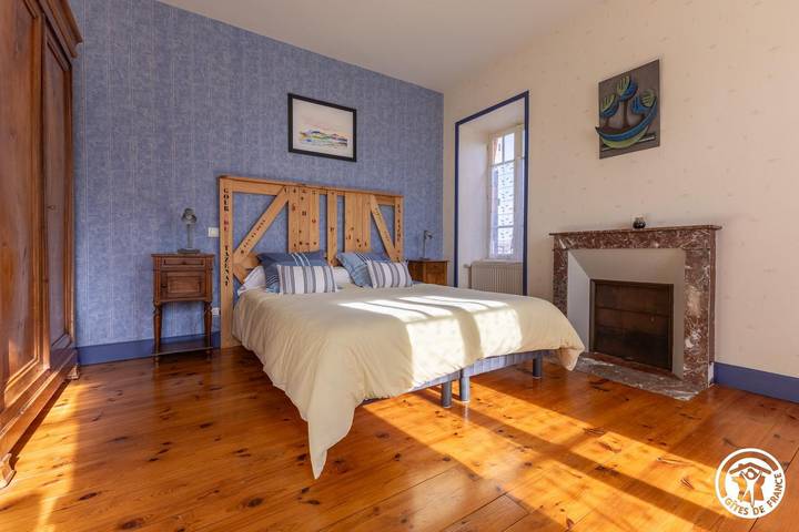 Gîte pour 5 personnes, avec jardin à Charbonnières-les-Vieilles - 2