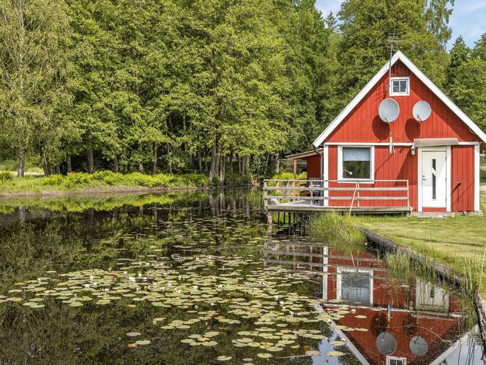 Feriehus for 3 personer, med Terrasse og Hage i tillegg til Utsikt i Småland