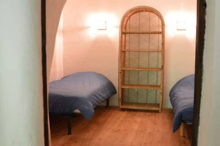 Gîte pour 5 personnes, avec jardin ainsi que terrasse et piscine à La Brigue - 4